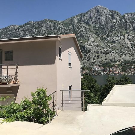 Apartmani Cuce Cattaro Esterno foto